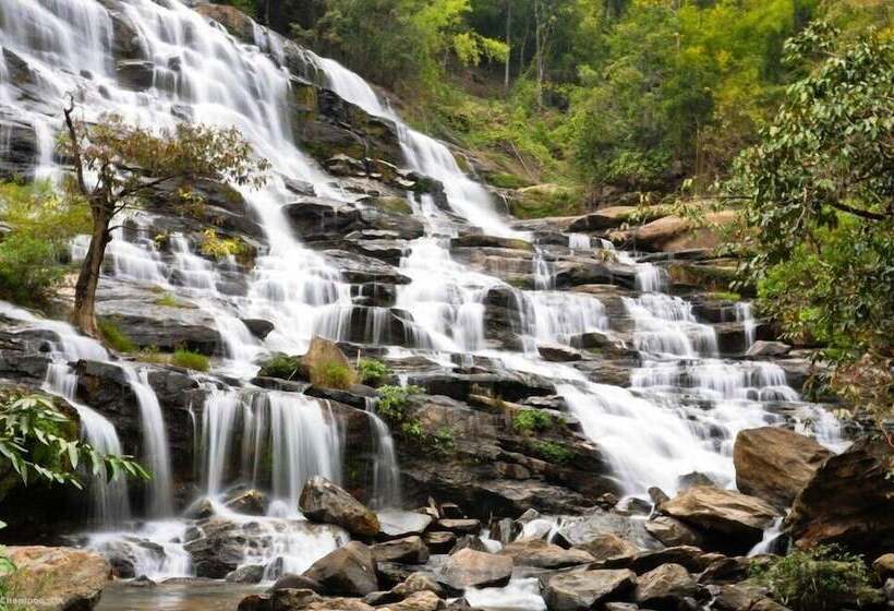 בית מלון כפרי Touch Star Resort Doi Inthanon