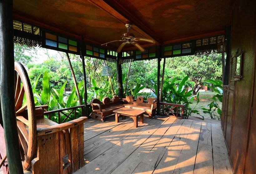 בית מלון כפרי Touch Star Resort Doi Inthanon