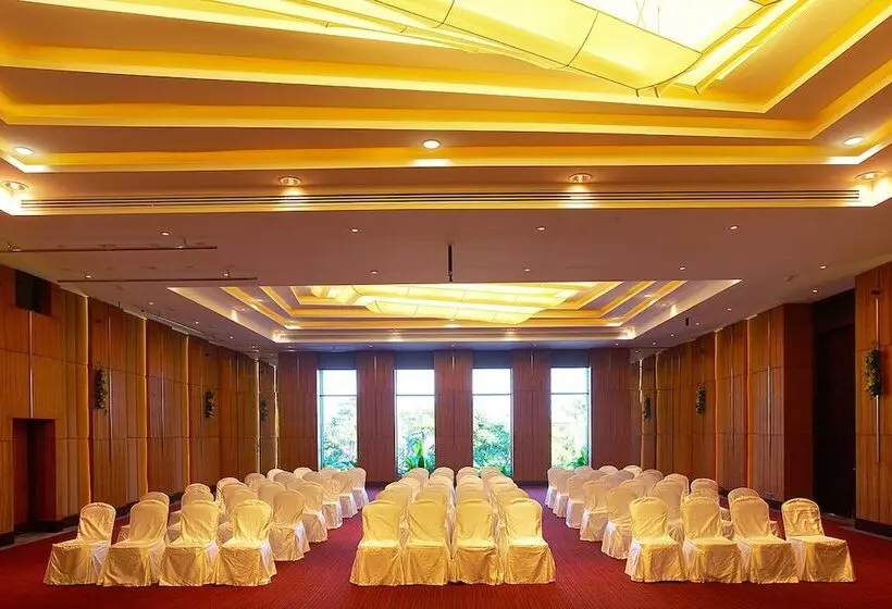 Nora Buri Resort & Spa