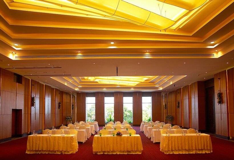 Nora Buri Resort & Spa