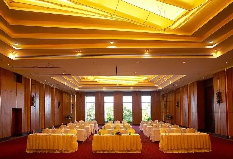 Nora Buri Resort & Spa