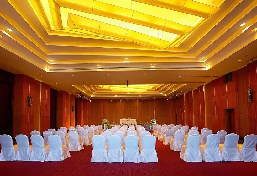 Nora Buri Resort & Spa