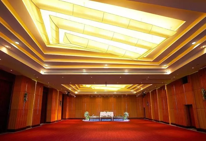 Nora Buri Resort & Spa