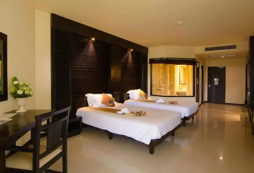 호텔 The Nouveau Chumphon Beach Resort And Golf