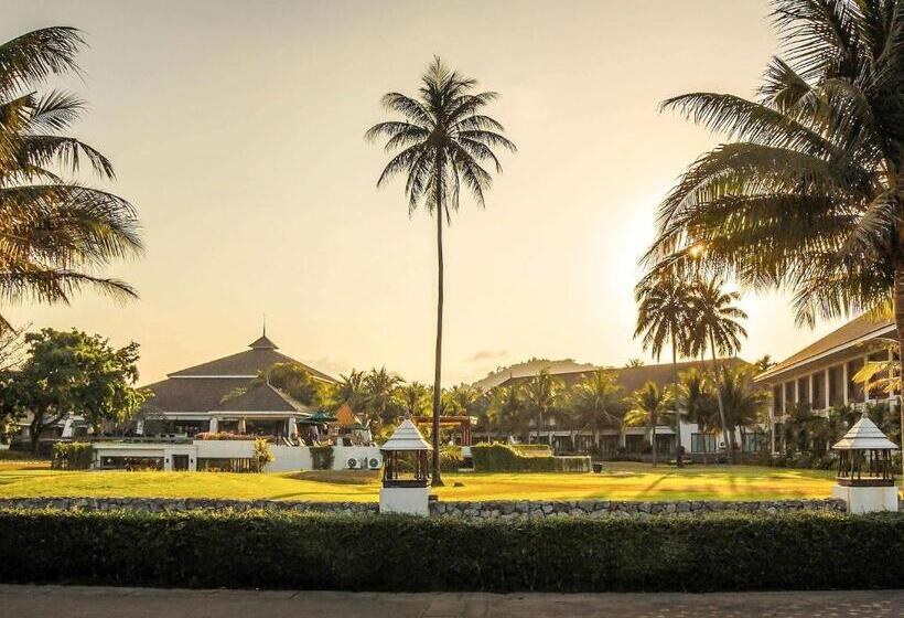 فندق The Nouveau Chumphon Beach Resort And Golf