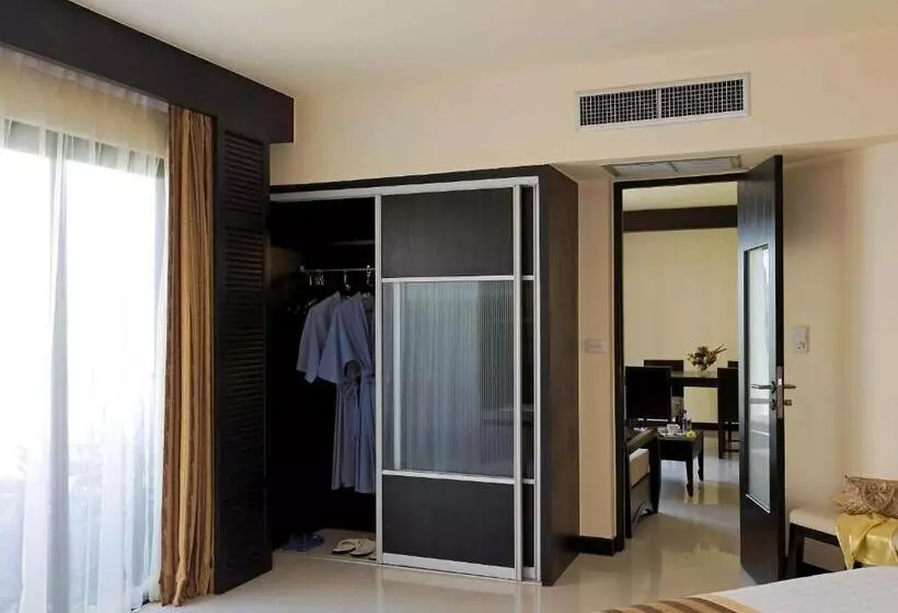 호텔 The Nouveau Chumphon Beach Resort And Golf