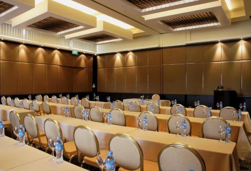 فندق The Nouveau Chumphon Beach Resort And Golf