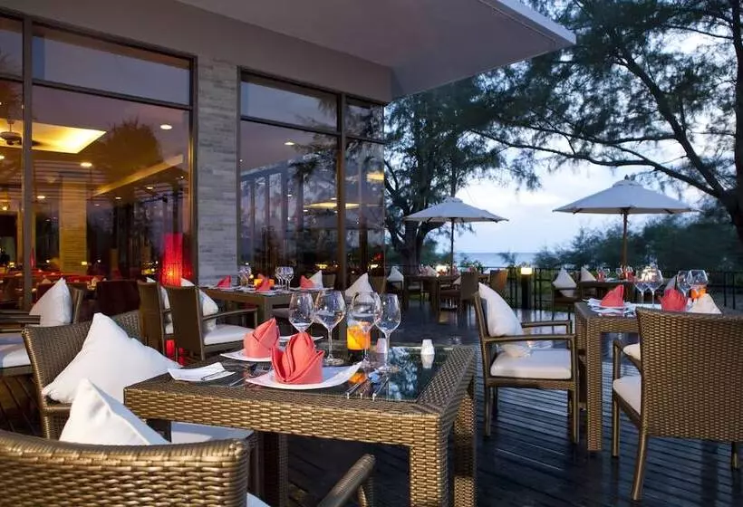 Splash Beach Resort, Maikhao Phuket   Sha Extra Plus