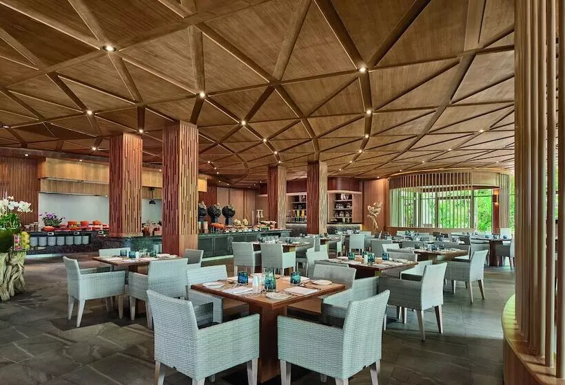 Splash Beach Resort, Maikhao Phuket   Sha Extra Plus