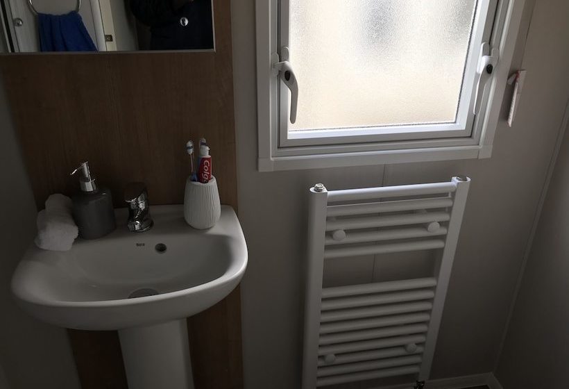 Exclusive Caravan At Newquay, Cornwall, Uk