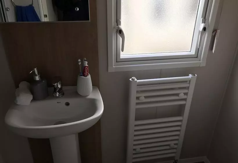 Exclusive Caravan At Newquay, Cornwall, Uk