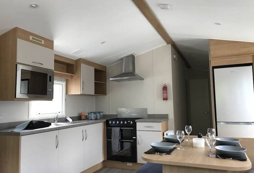 Exclusive Caravan At Newquay, Cornwall, Uk