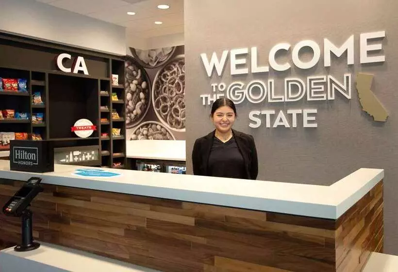 هتل Hampton Inn & Suites Sunnyvale Silicon Valley