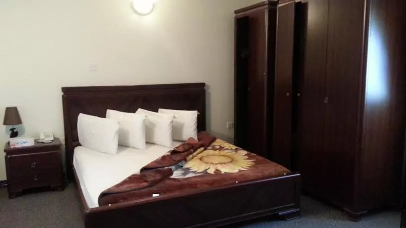 Al Nakheel Hotel
