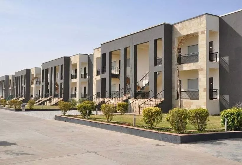 فندق Cambay Resort Jamdoli