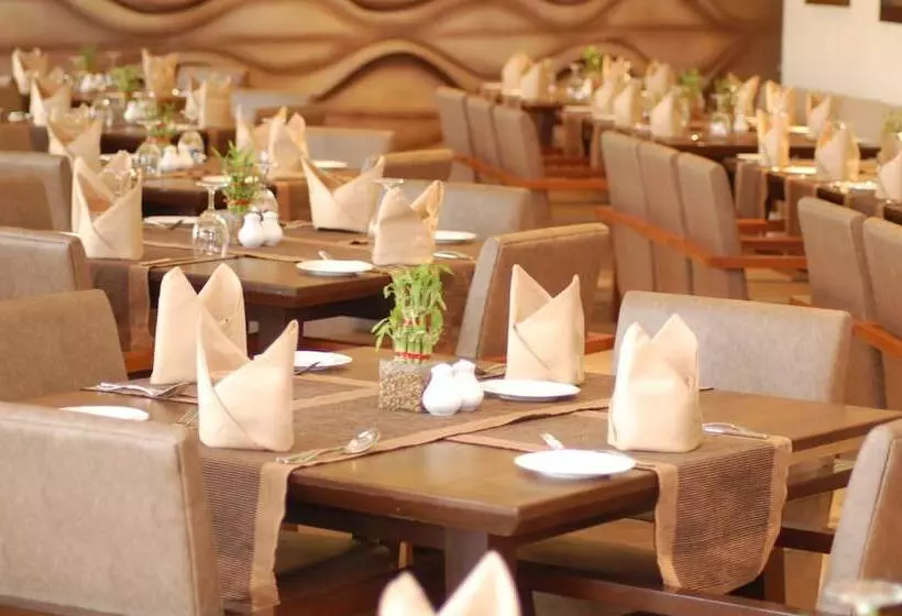 فندق Cambay Resort Jamdoli