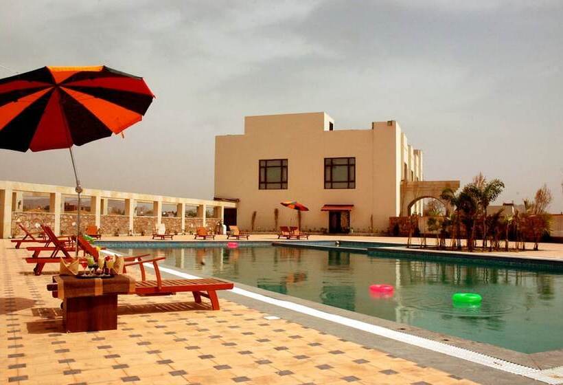 فندق Cambay Resort Jamdoli