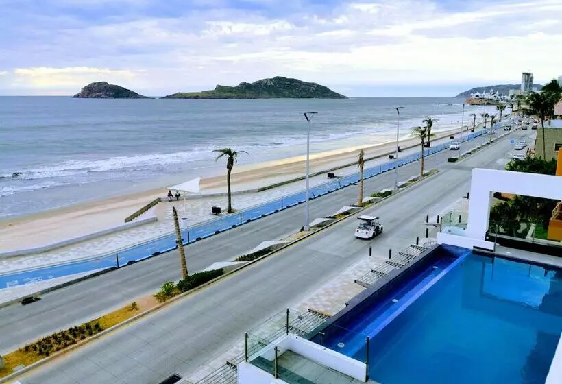 호텔 Coral Island Beach View