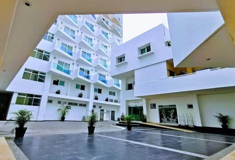 호텔 Coral Island Beach View