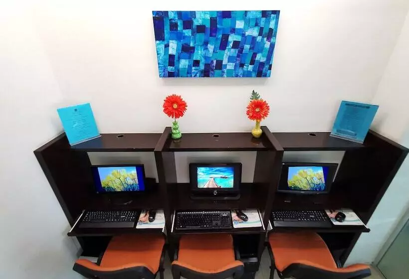 호텔 Coral Island Beach View