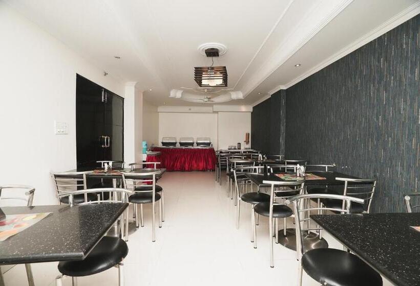 בית מלון כפרי B Continental