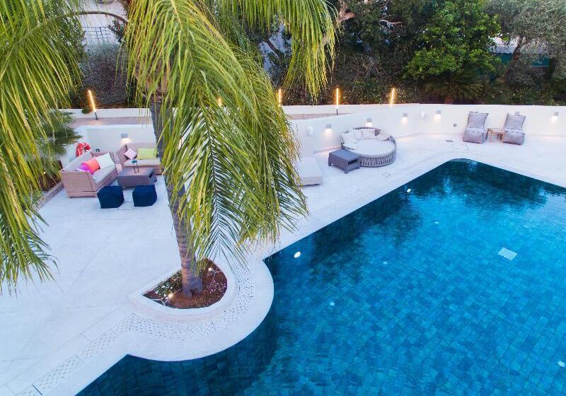 Flisvos Royal Hotel & Suites