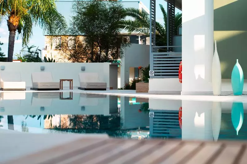 Flisvos Royal Hotel & Suites