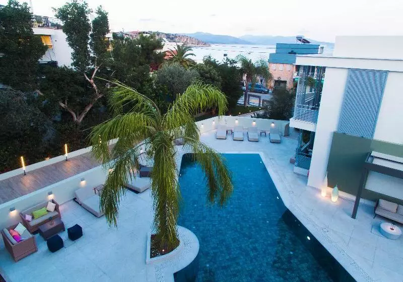 Flisvos Royal Hotel & Suites