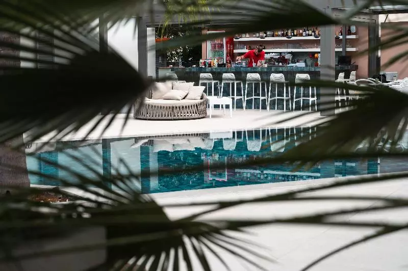 Flisvos Royal Hotel & Suites