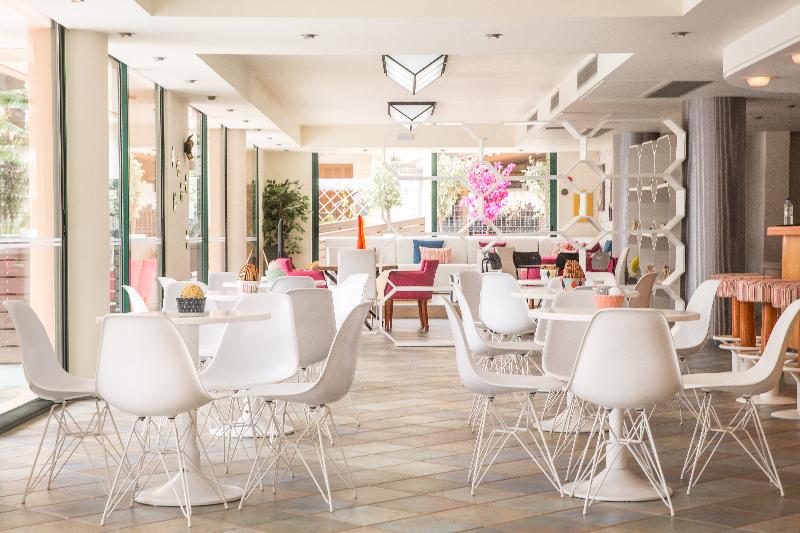 Flisvos Royal Hotel & Suites