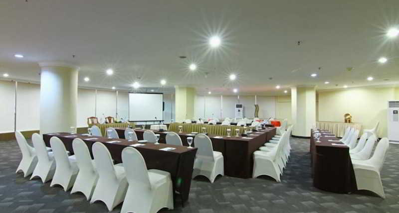 בית מלון כפרי Grand Arkenso Park View