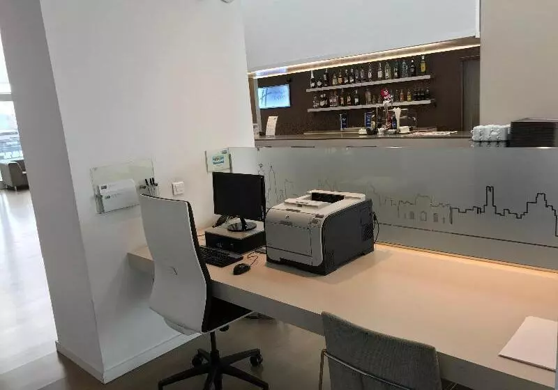 Отель Holiday Inn Express Madrid Leganes, An Ihg