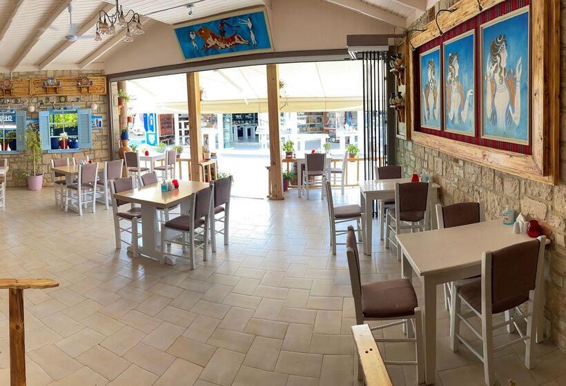 בית מלון כפרי Kaissa Beach