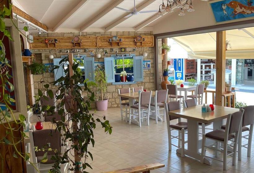 בית מלון כפרי Kaissa Beach