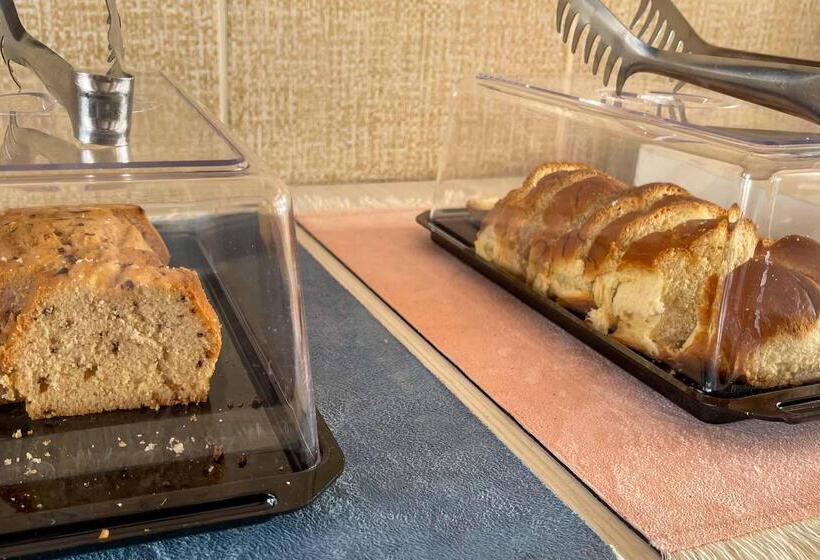 בית מלון כפרי Kaissa Beach