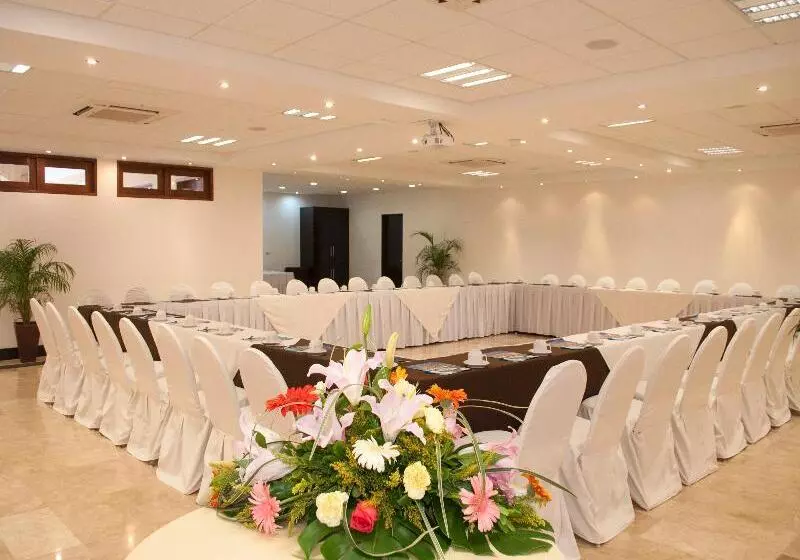 Marinaterra Hotel & Spa