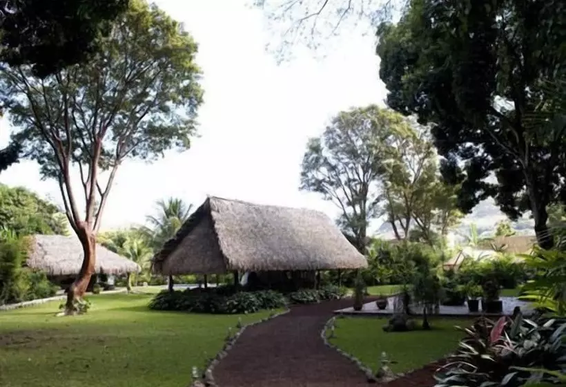 בית מלון כפרי Okavango