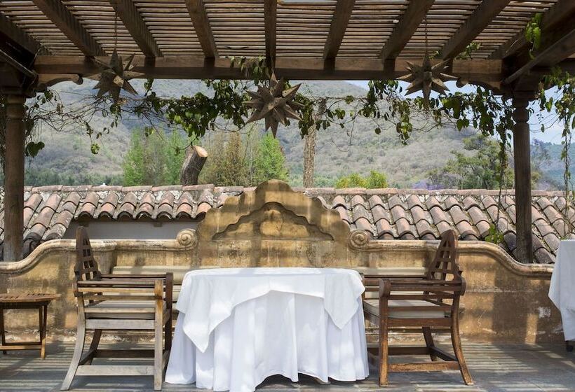 هتل Posada De Los Leones