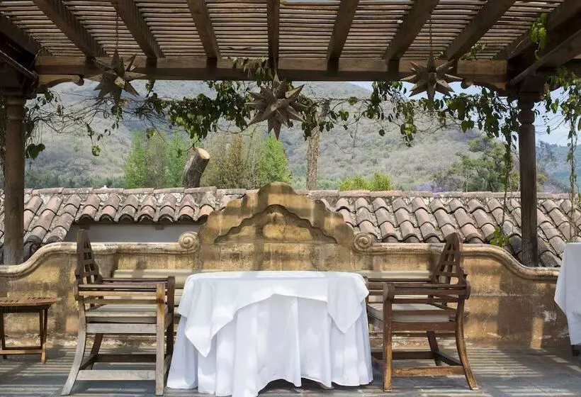 هتل Posada De Los Leones