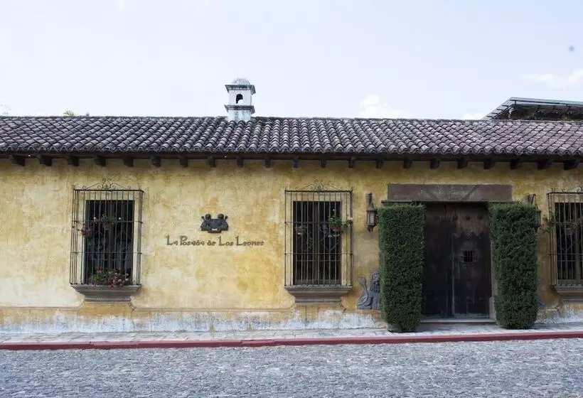 هتل Posada De Los Leones