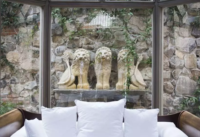 هتل Posada De Los Leones