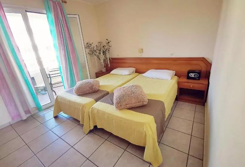 בית מלון כפרי Sellas