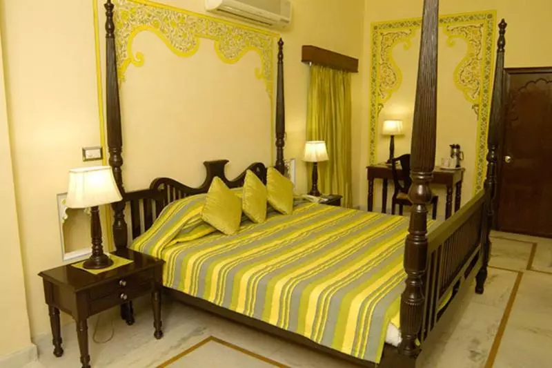 ホテル Swaroop Vilas Lake Facing Boutique