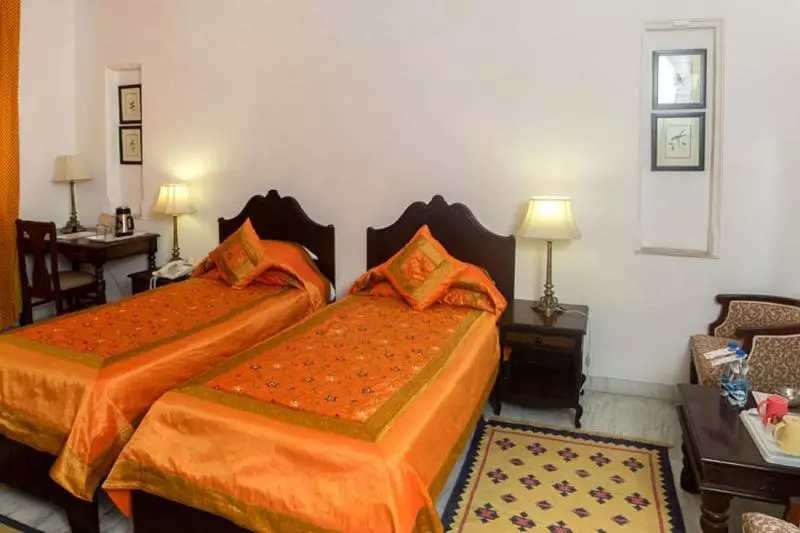 ホテル Swaroop Vilas Lake Facing Boutique