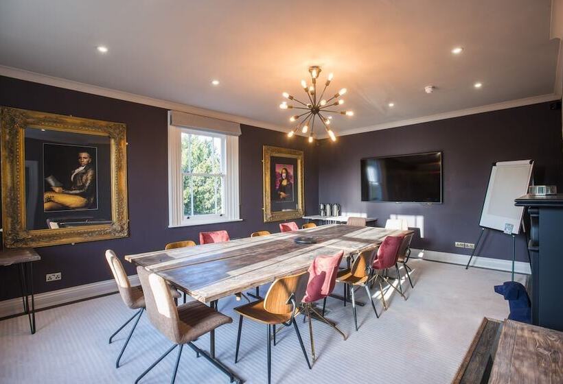 בית מלון כפרי The Lodge Duxford