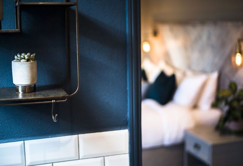 בית מלון כפרי The Lodge Duxford