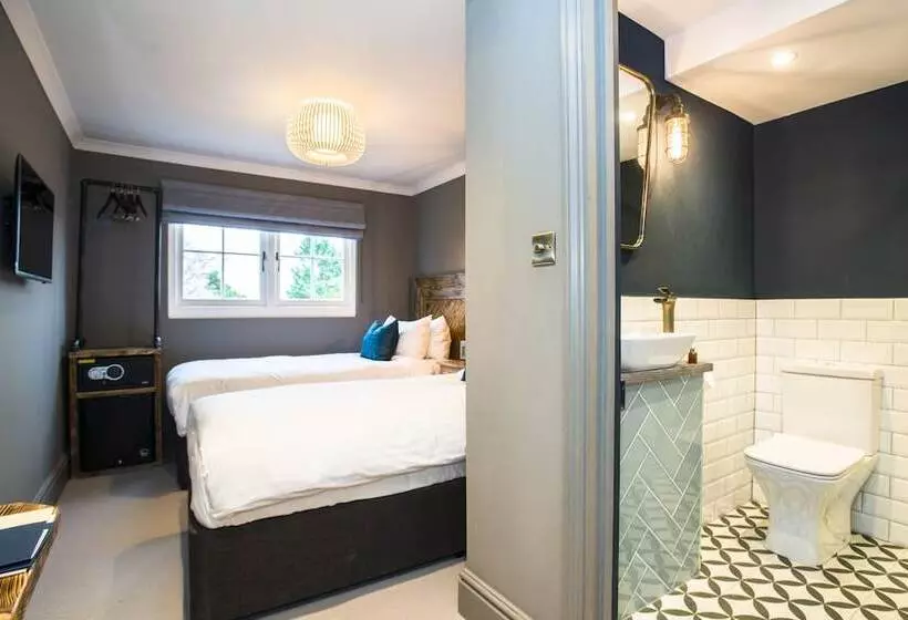 호텔 The Lodge Duxford