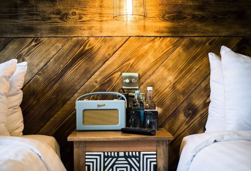 בית מלון כפרי The Lodge Duxford