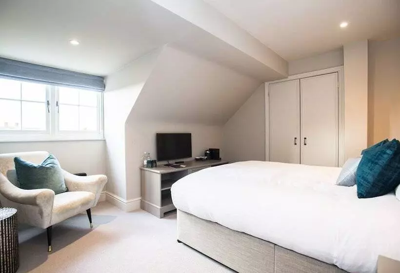 호텔 The Lodge Duxford