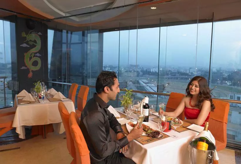 Отель The Solitaire